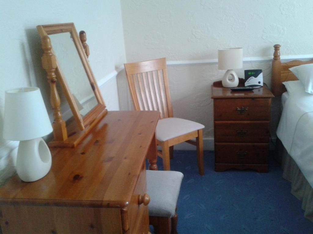 Gables Nest Bed & Breakfast Birmingham Room photo