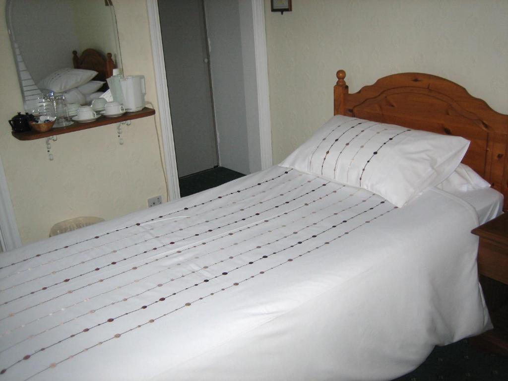 Gables Nest Bed & Breakfast Birmingham Room photo